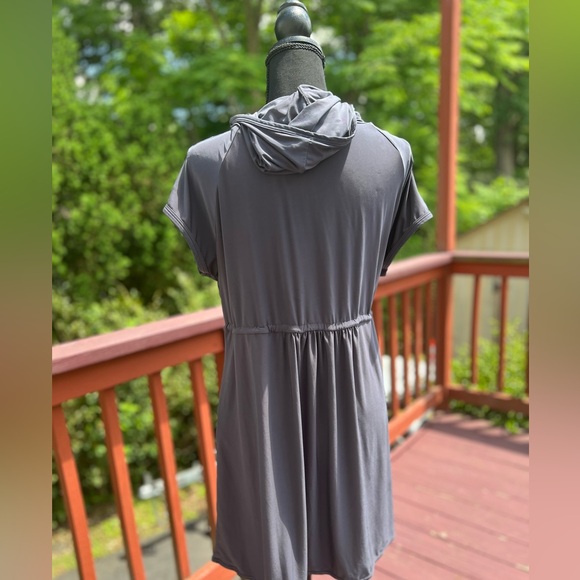 MAGIC SUIT GRAY WOMENS COVERUP WITH HOOD SIZE MEDIUM - Picture 8 of 11